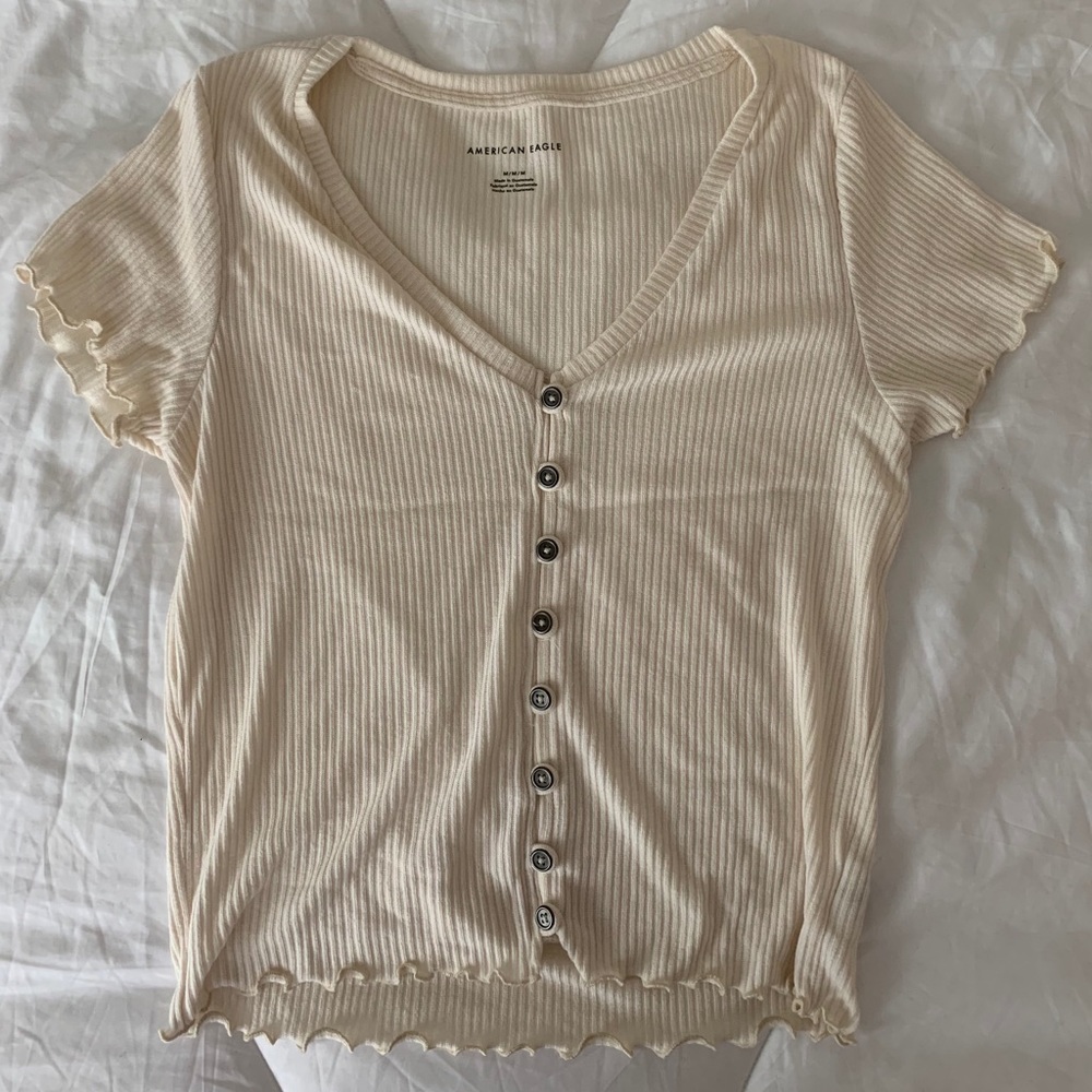 American Eagle Cream Colored Tee